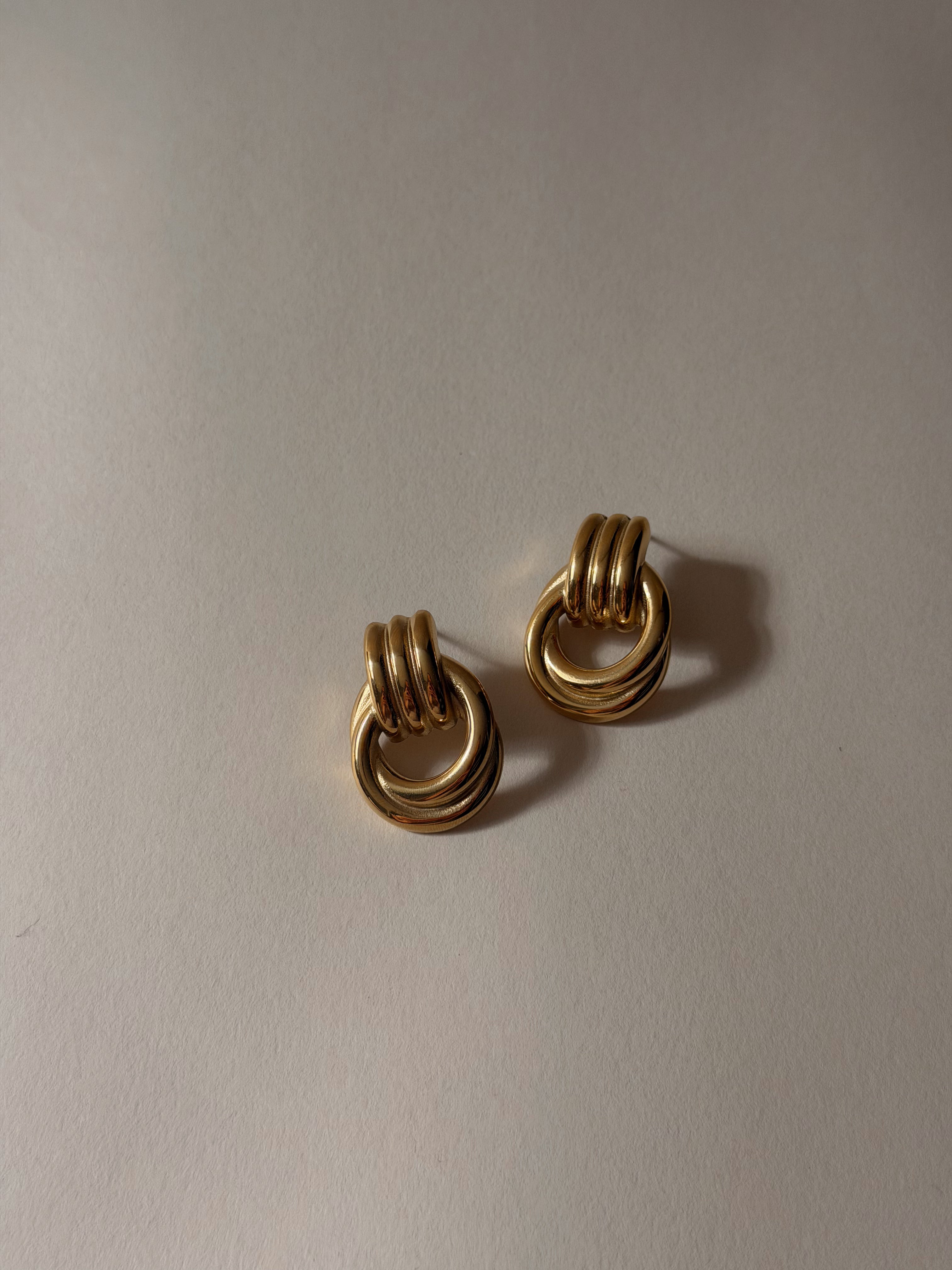 THE MUSE HOOPS